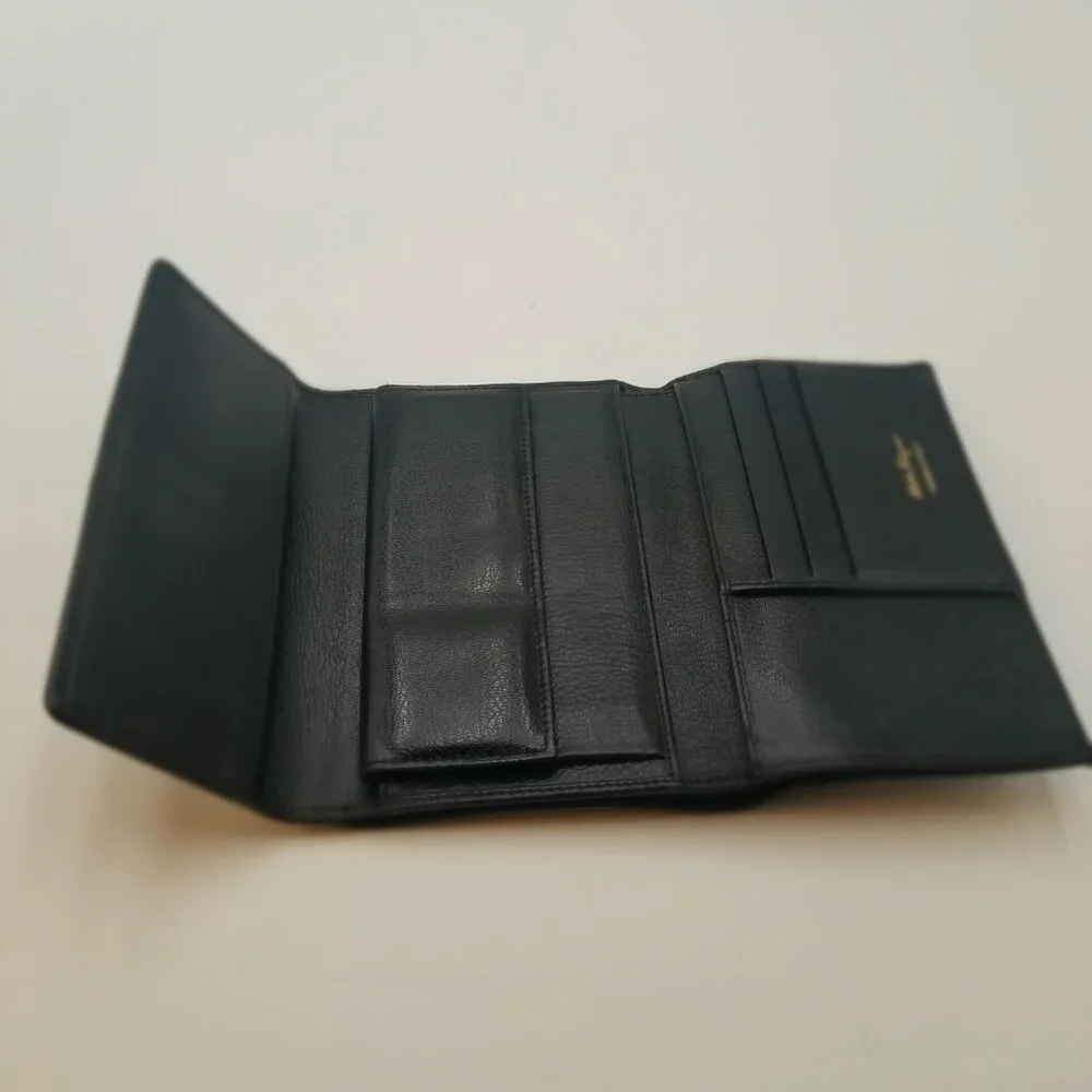 Ferragamo Leather Trifold Wallet Gancini Black Gold Hardware Used USA 6"x4 - Picture 2 of 6